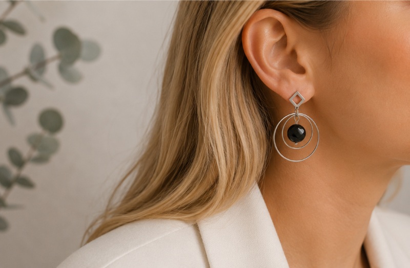 Boucles d'oreilles losange et double cercle en acier inoxydable et onyx – Image 2