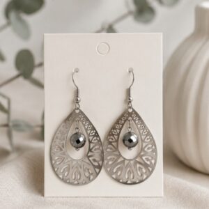Boucles d'oreilles goutte ajourée et hématite