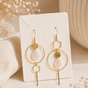 Boucles d'oreilles asymétriques et nacre