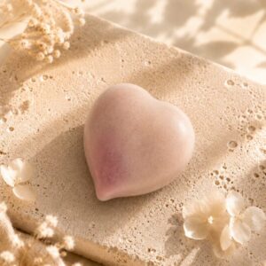 Savon Soin Tendresse – Géranium Rosat & Quartz Rose 